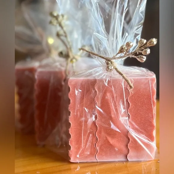 Black Raspberry Vanilla Handmade Soap - Picture 2 of 2